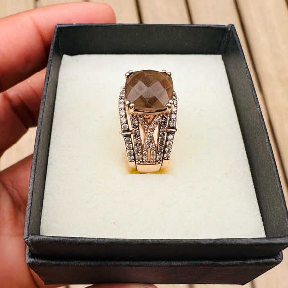 14kt. STRAWBERRY GOLD LEVIAN RING - Picture 4 of 10